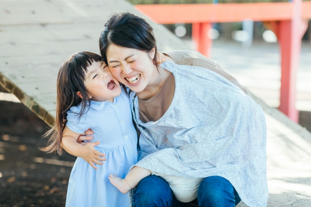 2歳＋新生児、産後の抱っこ修行、その答えは…大学名誉教授がお答えします！